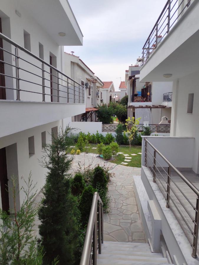 Azur Apartments - Nikiti Halkidiki Экстерьер фото